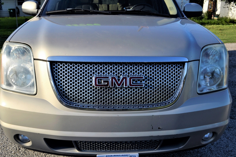 concession-auto-LA GARDE-min_gmc-yukon-truck-grill-2828425